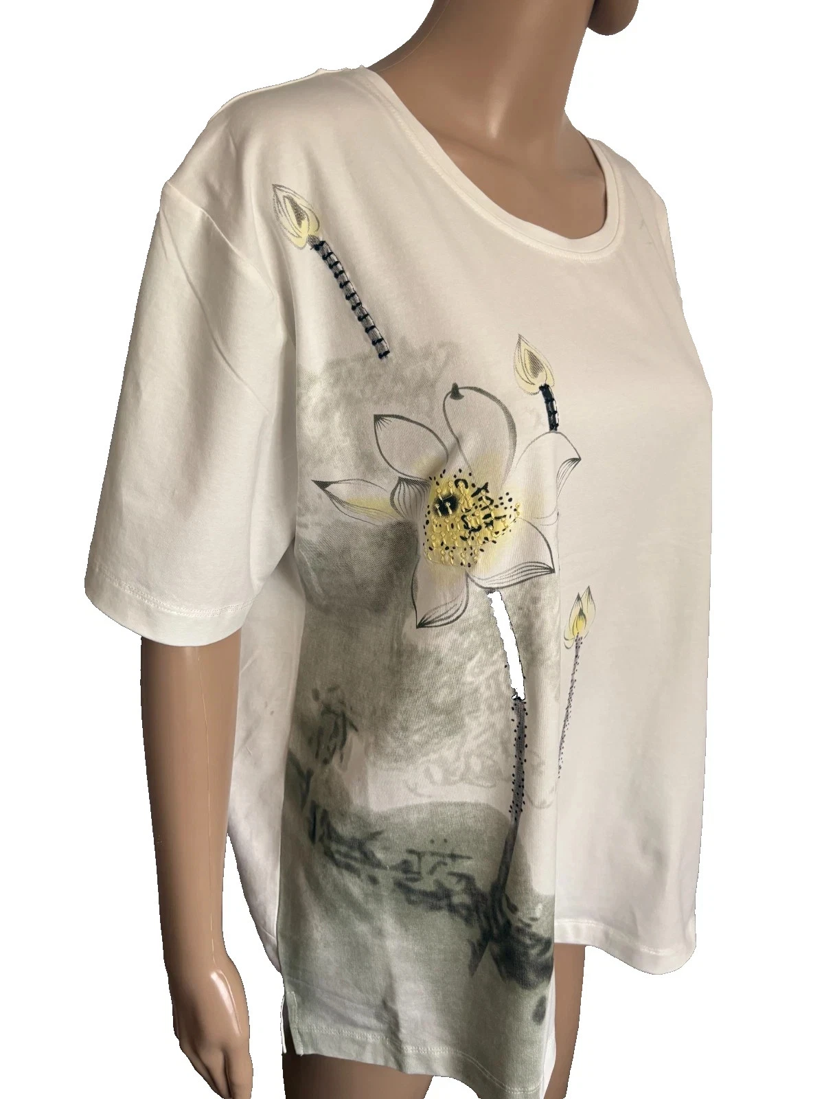 Women’s White Cotton Rich Embroidered Floral Top